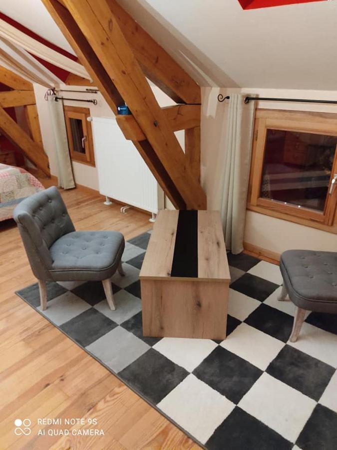 La Pierre Trouee Chambre D'Hotes Châteauneuf-de-Randon Dış mekan fotoğraf