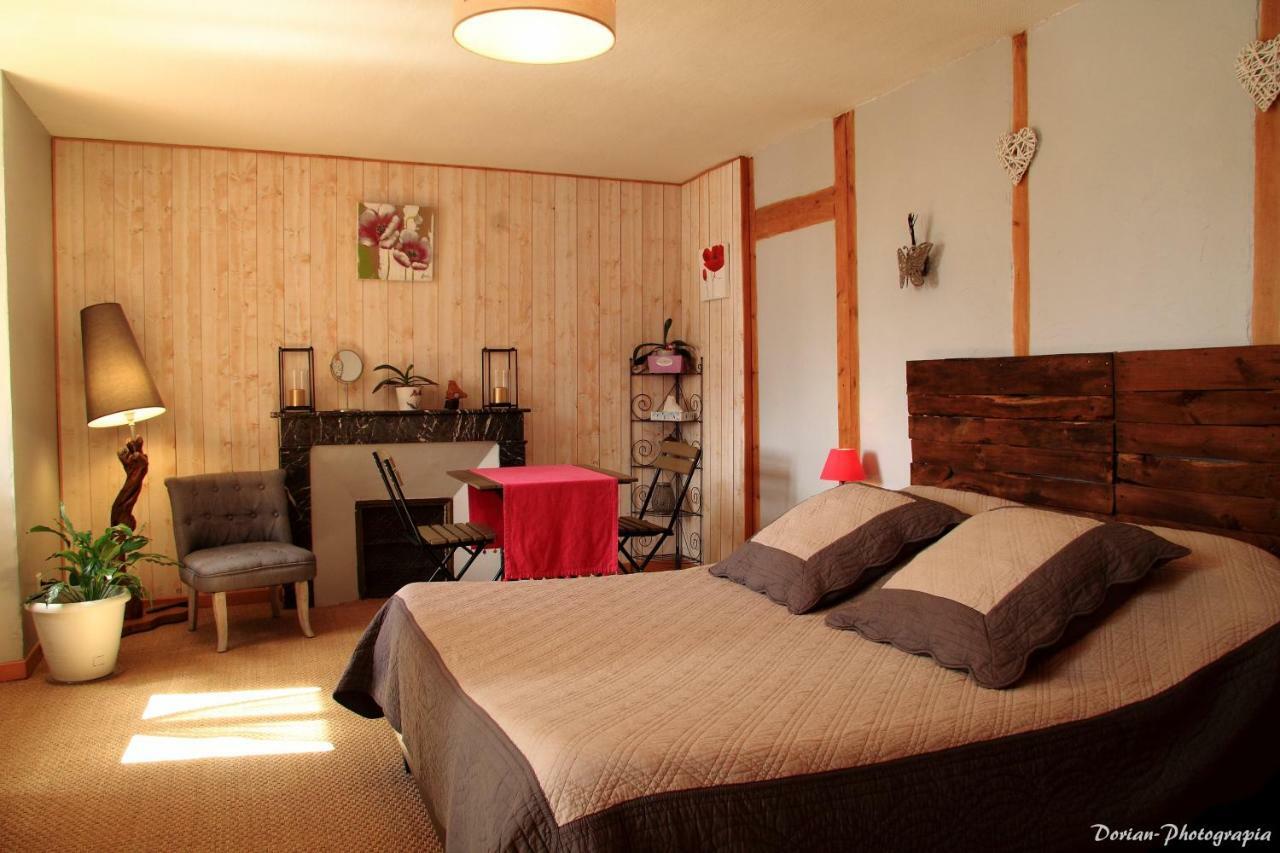 La Pierre Trouee Chambre D'Hotes Châteauneuf-de-Randon Dış mekan fotoğraf